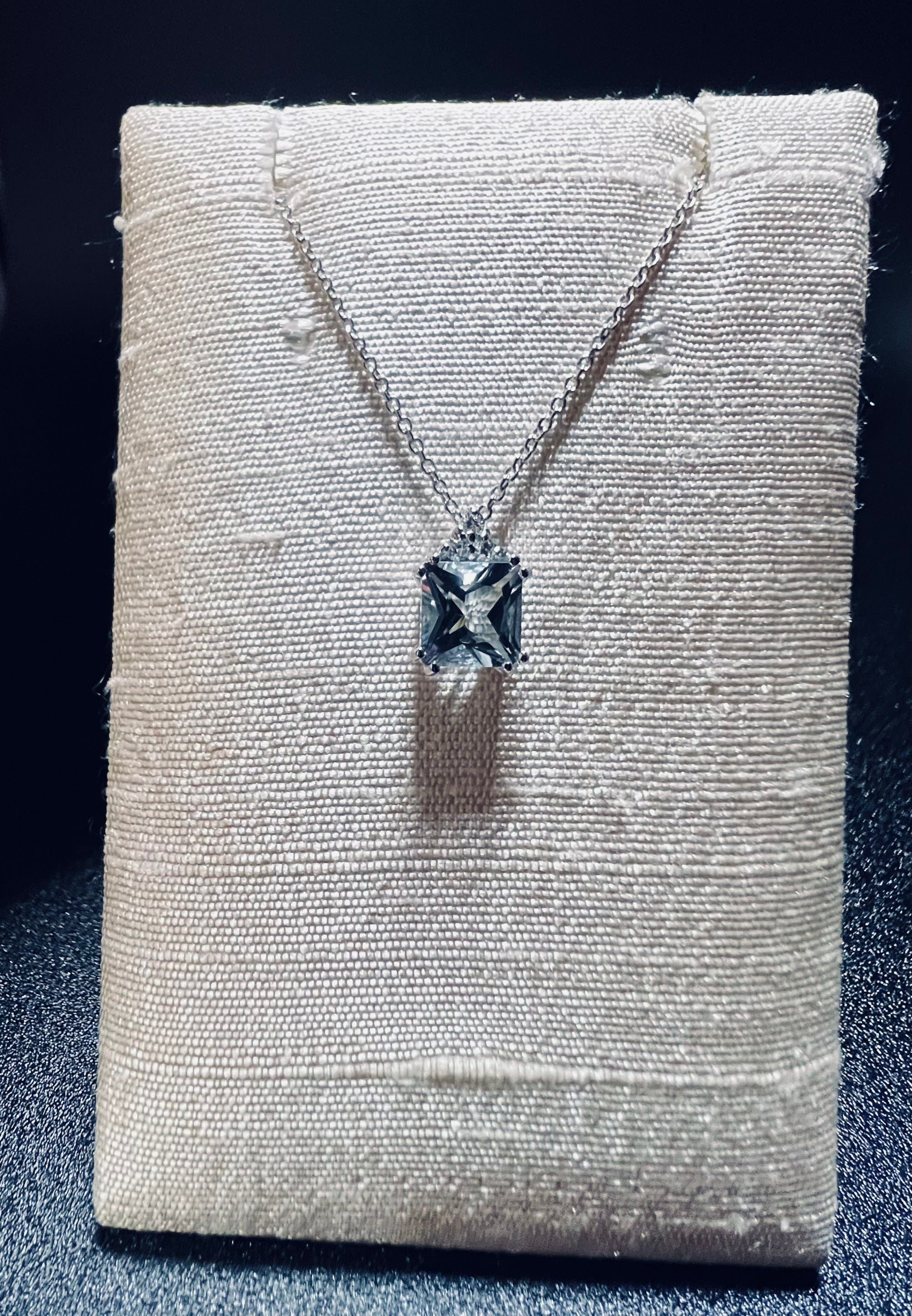 Girocollo acquamarina e brillanti