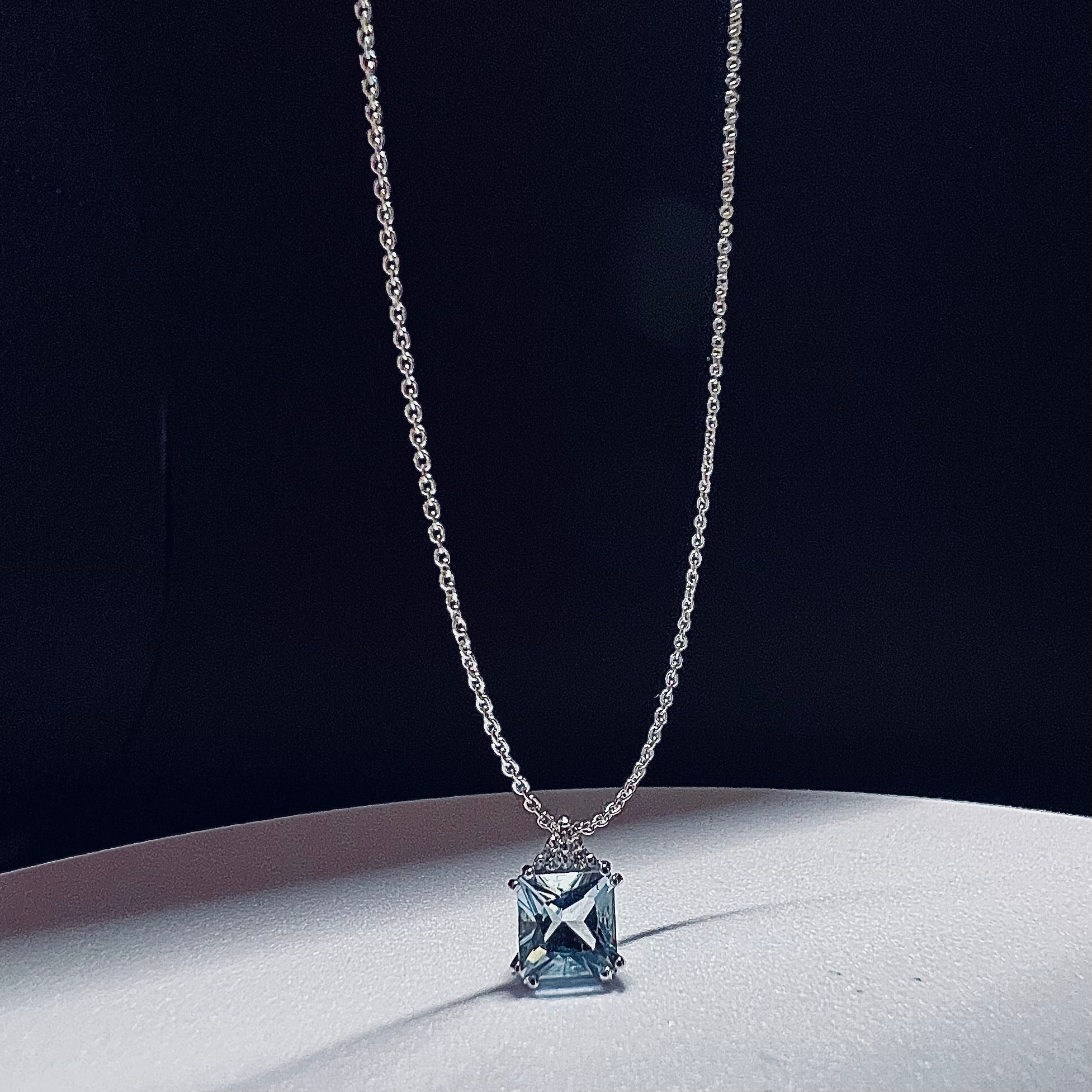 Girocollo acquamarina e brillanti