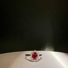 Anello rubino e brillanti.