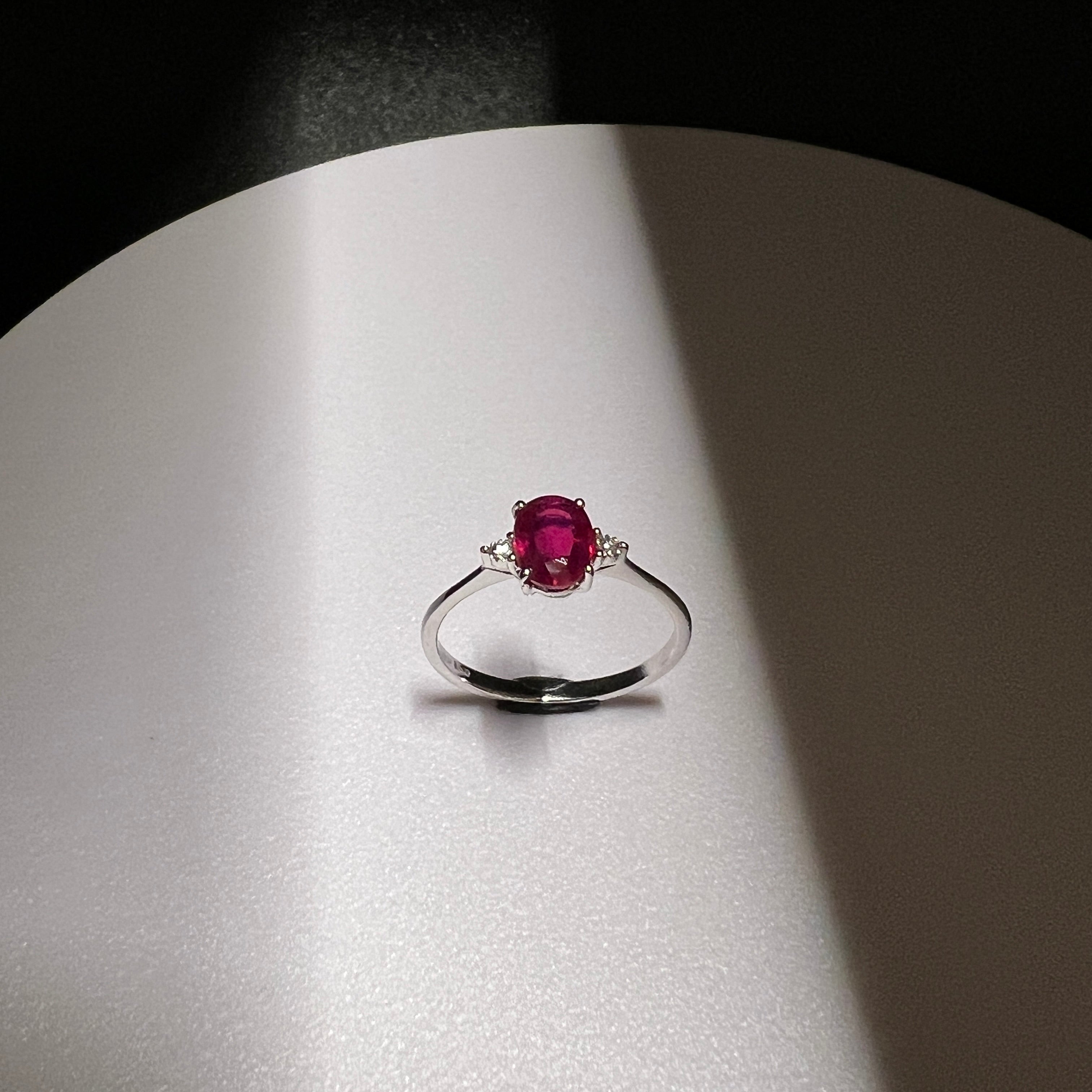 Anello rubino e brillanti