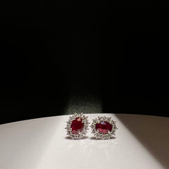 Orecchini rubini e brillanti.