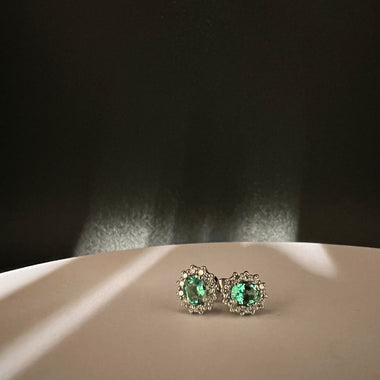 Orecchini smeraldi e brillanti.