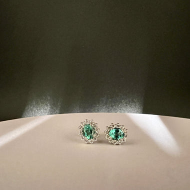 Orecchini smeraldi e brillanti.