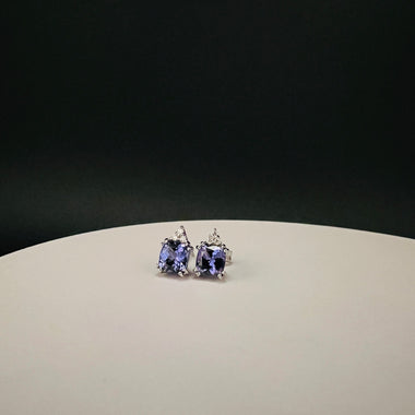Orecchini tanzanite e brillanti.
